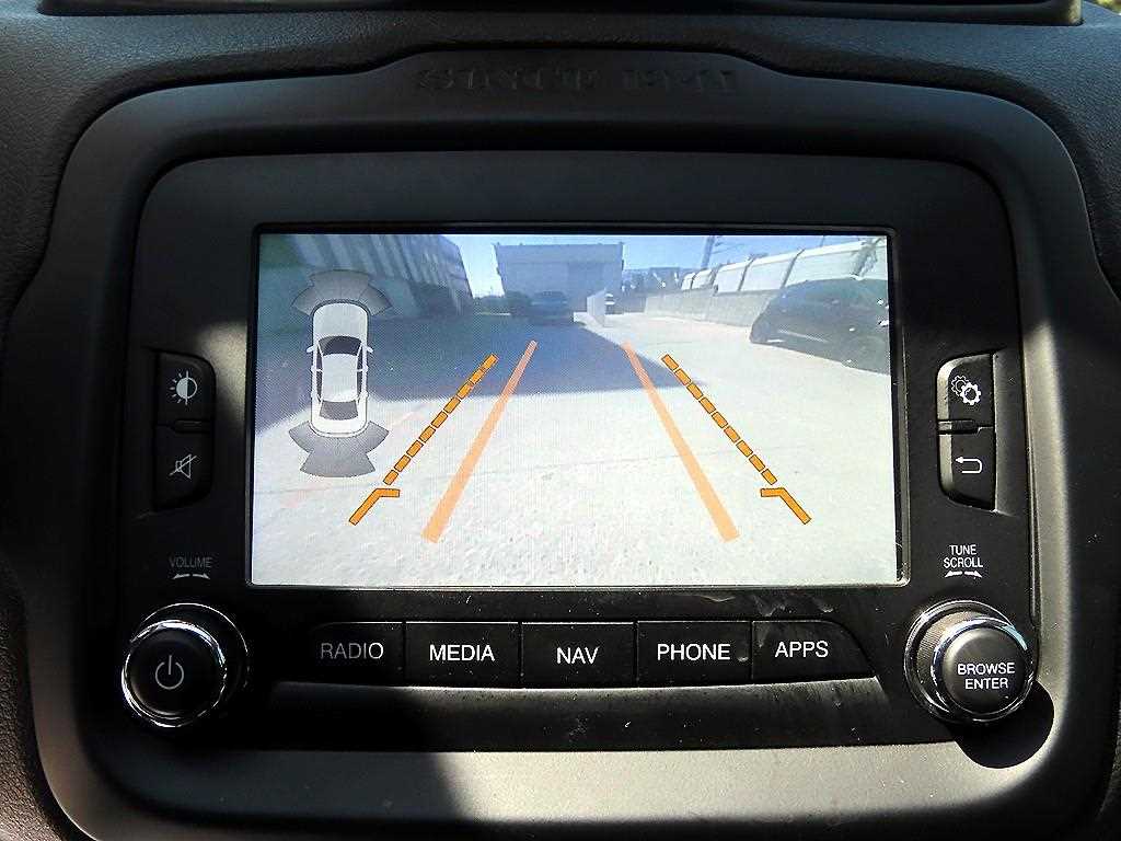 Jeep Renegade — photo 13