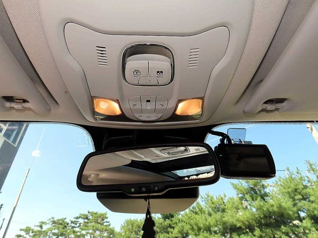 Jeep Renegade — photo 14