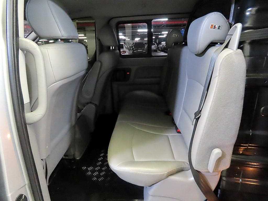 Hyundai Starex — photo 06