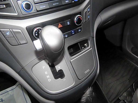 Hyundai Starex — photo 12