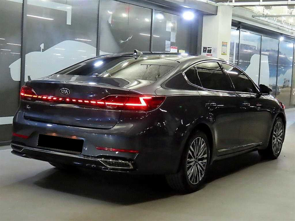 Kia K7 — photo 04