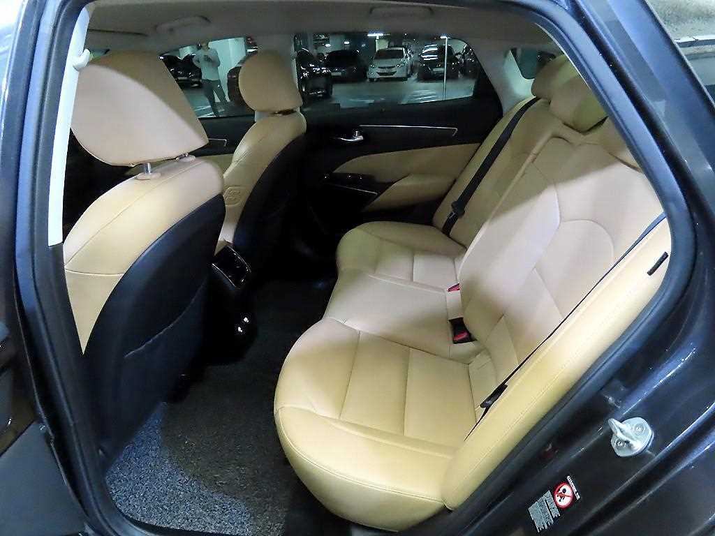 Kia K7 — photo 07