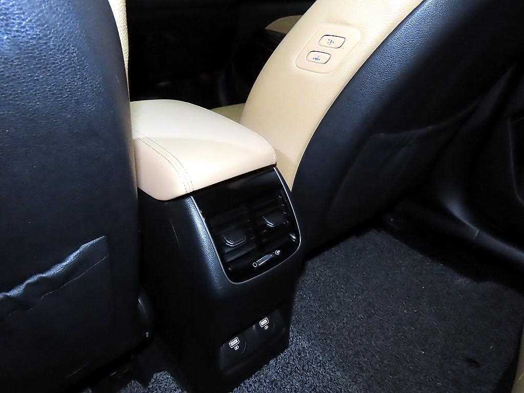 Kia K7 — photo 16