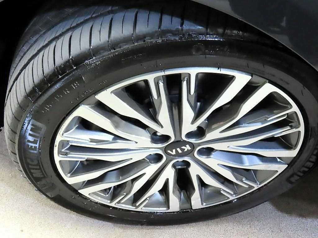 Kia K7 — photo 20