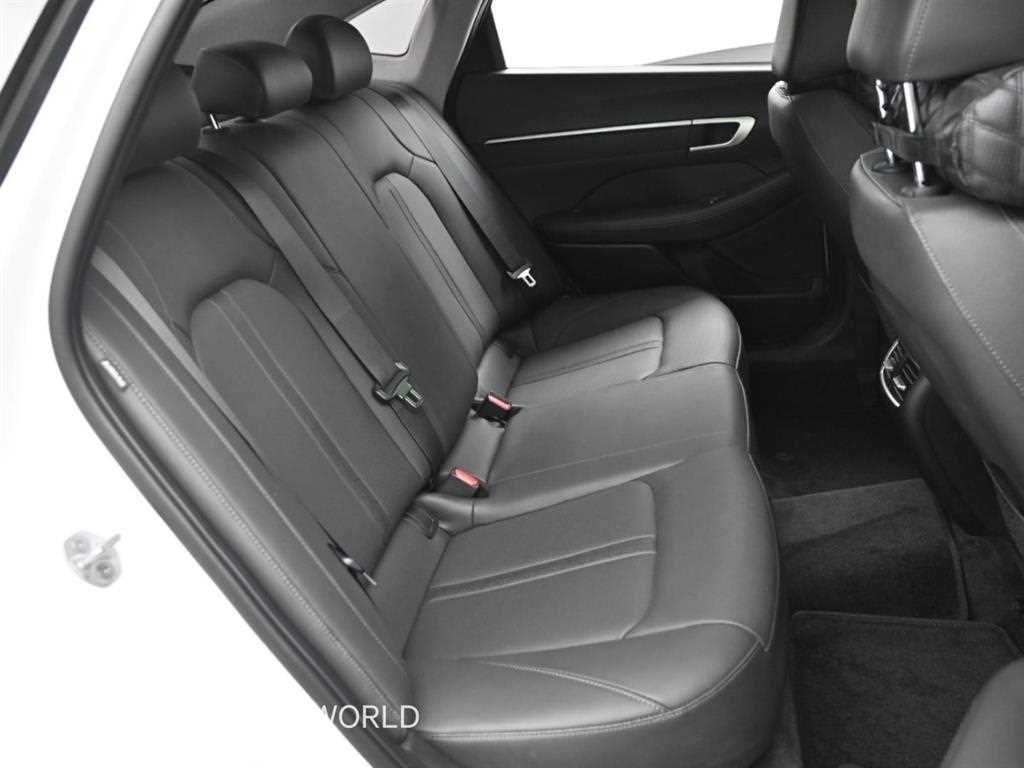 Hyundai Sonata — photo 12