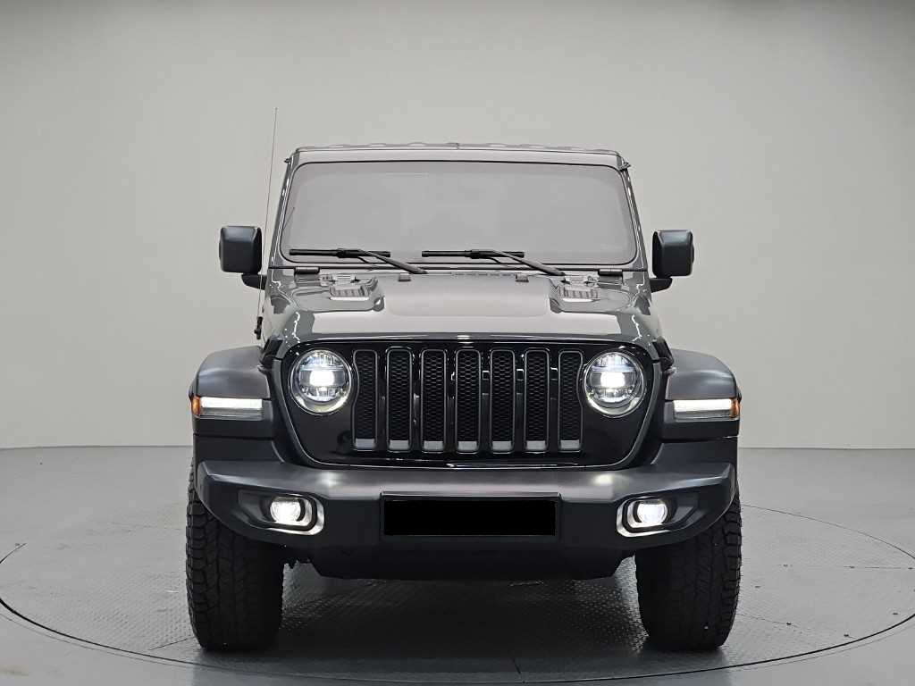 Jeep Wrangler — photo 02