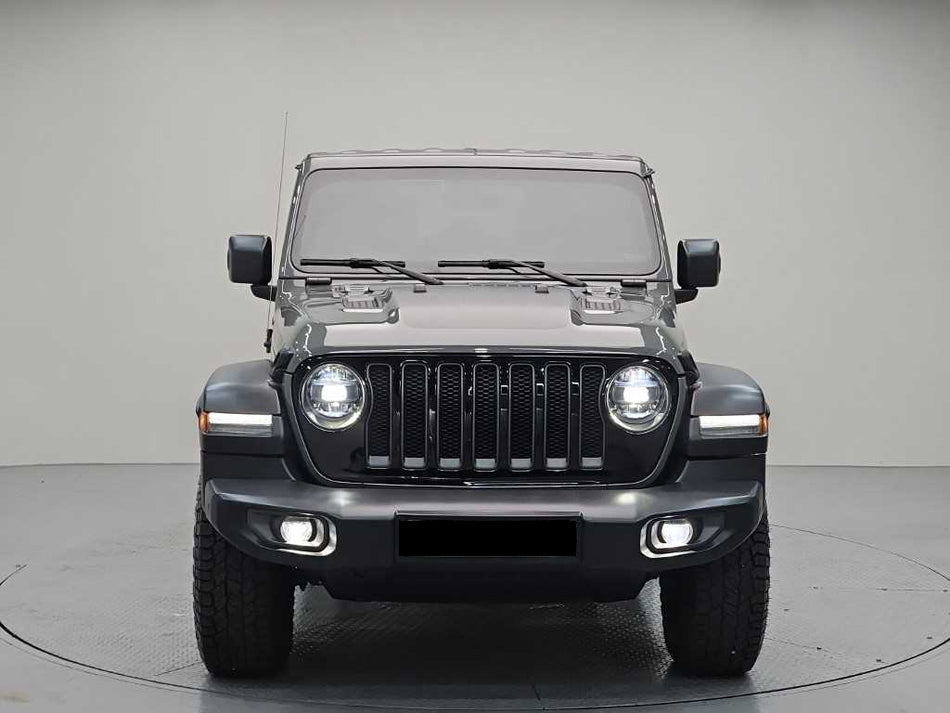 Jeep Wrangler — photo 02
