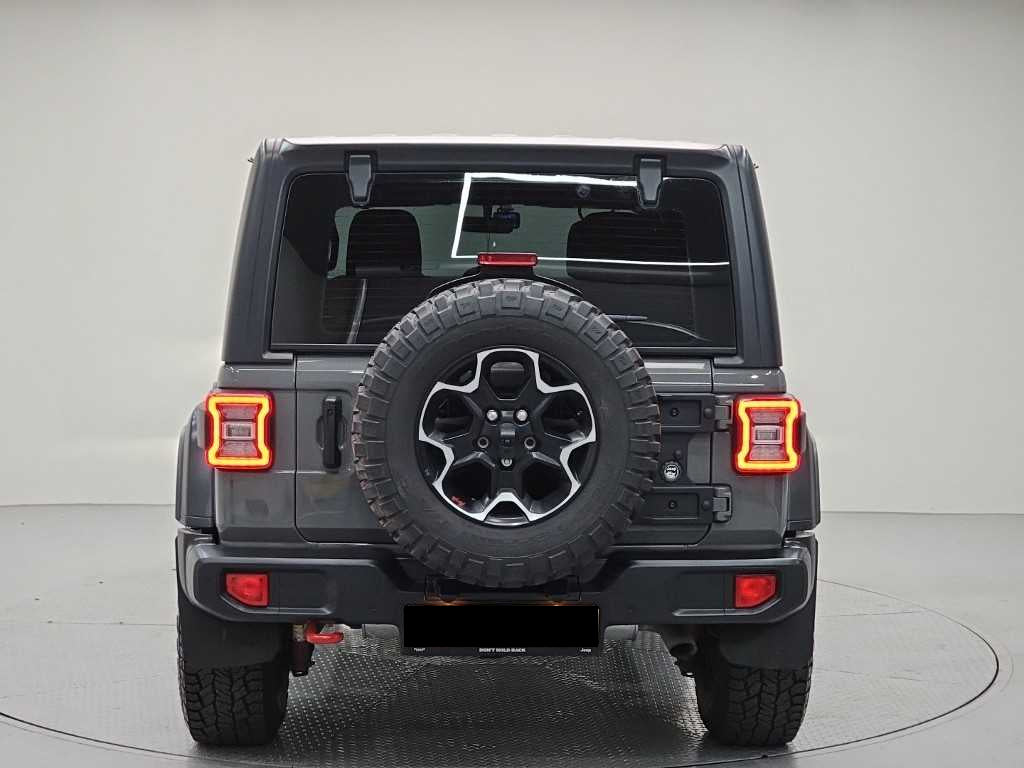 Jeep Wrangler — photo 03