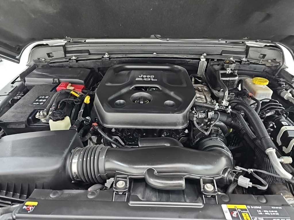 Jeep Wrangler — photo 05
