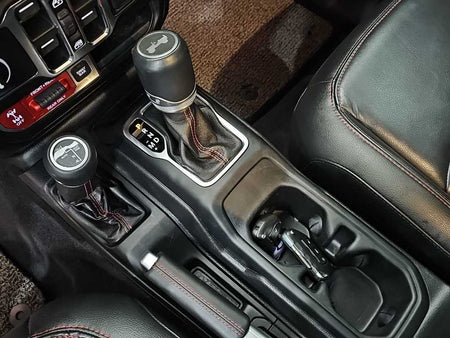 Jeep Wrangler — photo 08