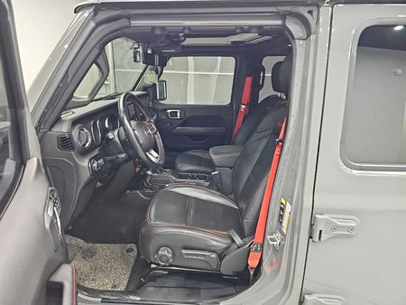 Jeep Wrangler — photo 11