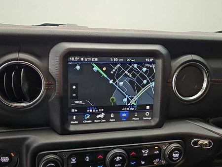 Jeep Wrangler — photo 13