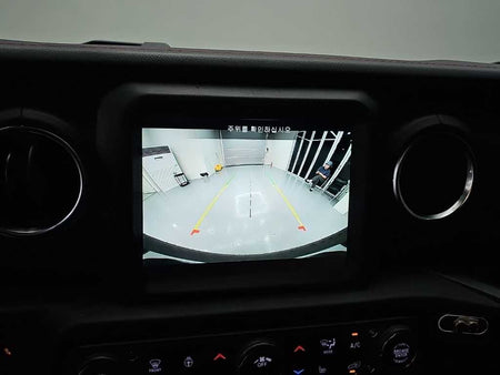 Jeep Wrangler — photo 14