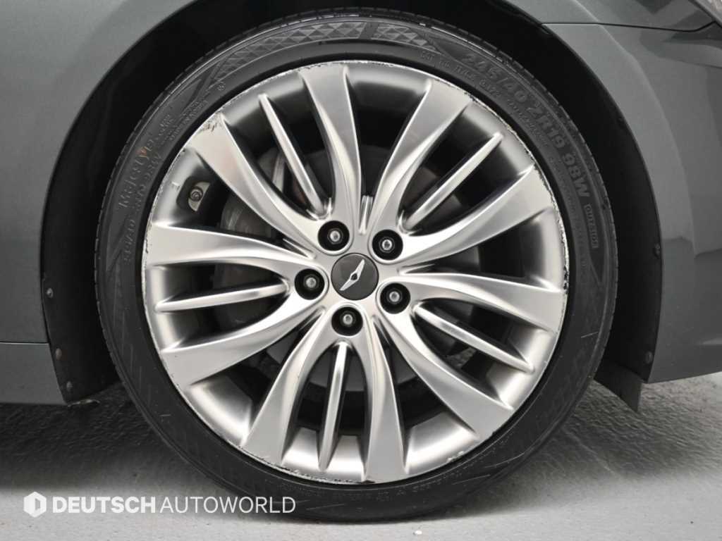 Genesis G80 — photo 07