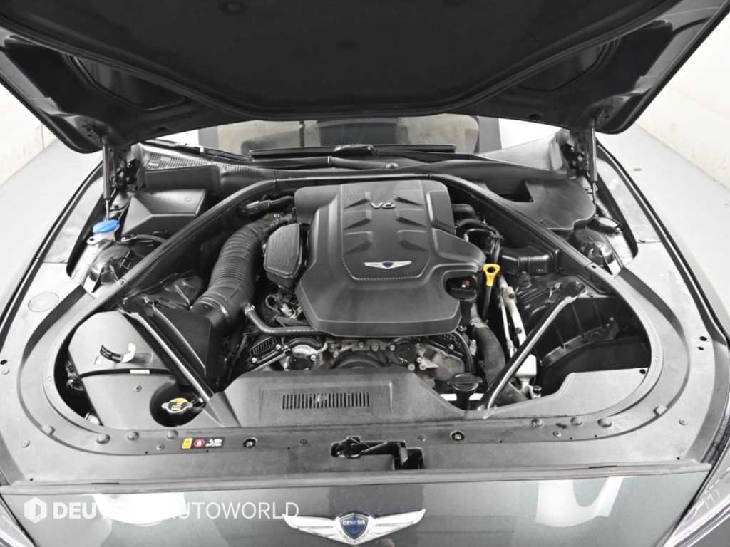 Genesis G80 — photo 08