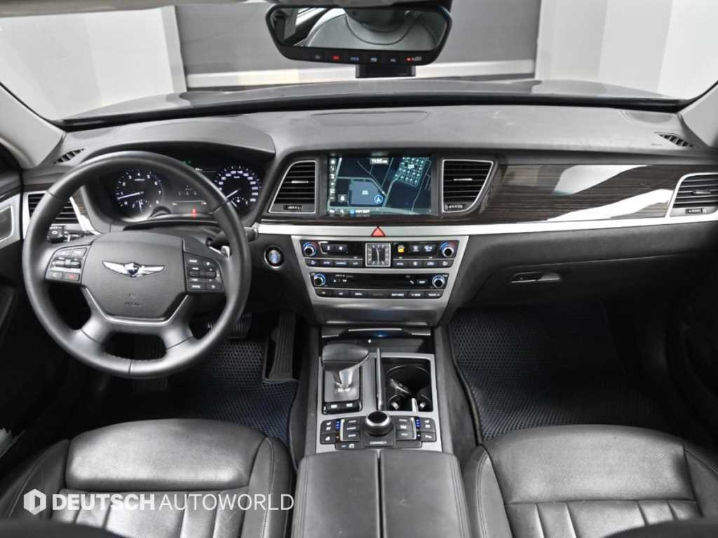 Genesis G80 — photo 09