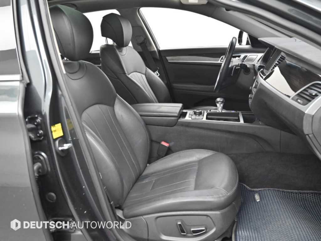 Genesis G80 — photo 12