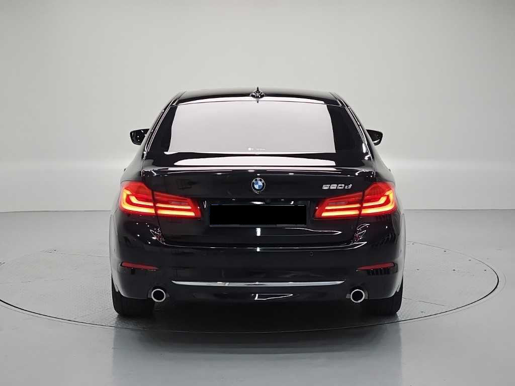 BMW 5-Series — photo 03