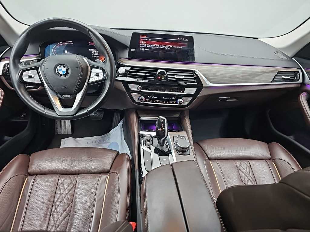 BMW 5-Series — photo 07