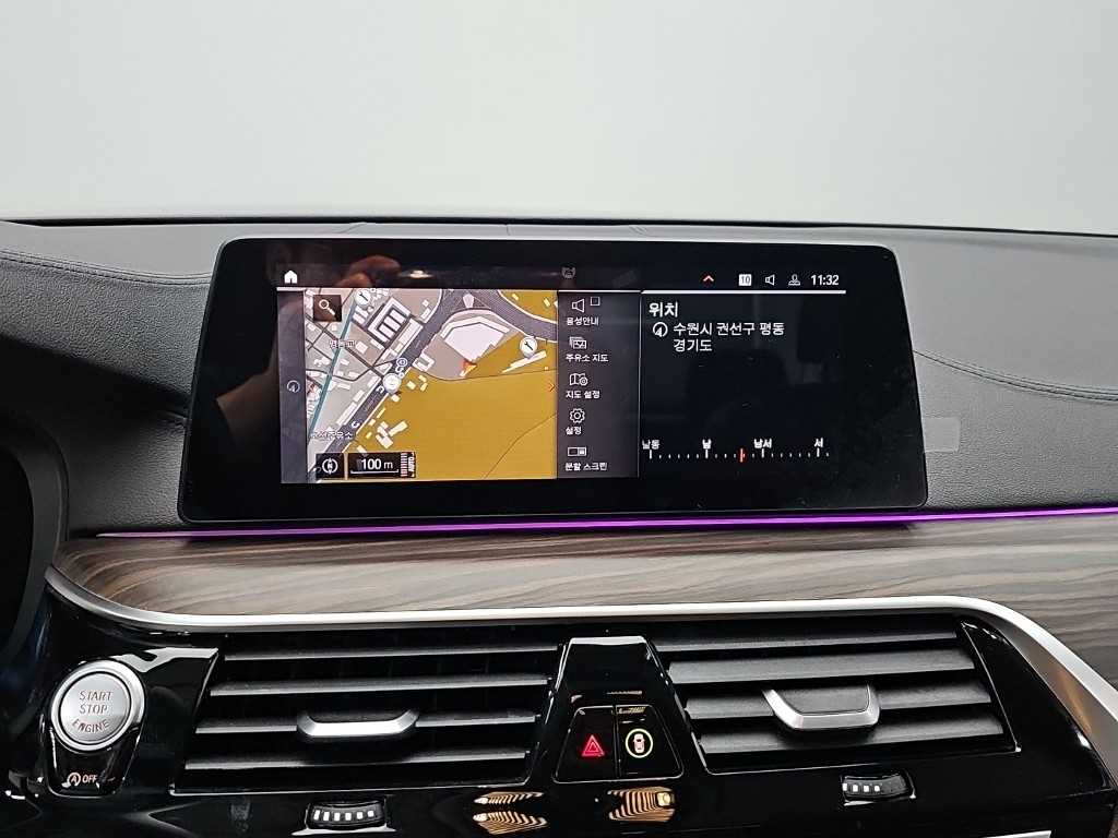BMW 5-Series — photo 15
