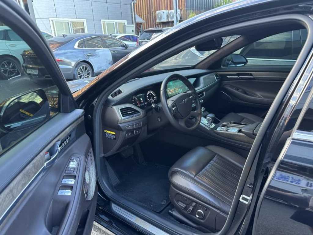 Genesis G90 — photo 05