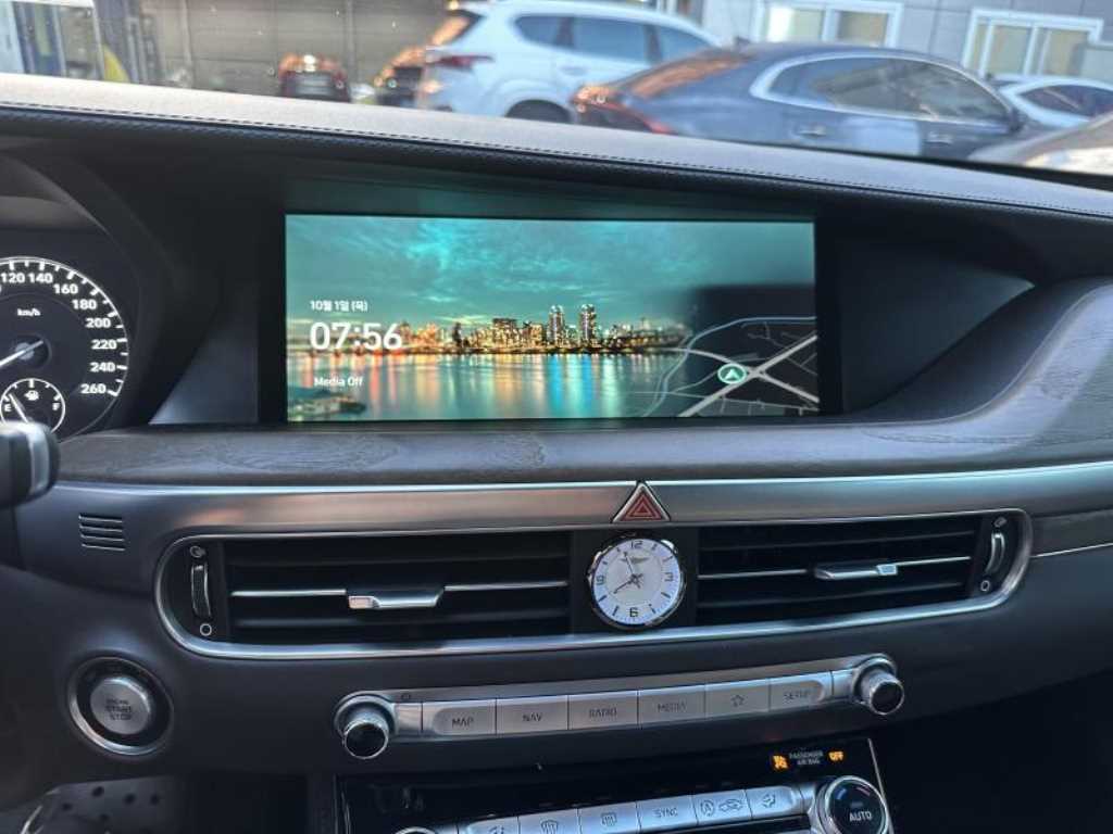 Genesis G90 — photo 10