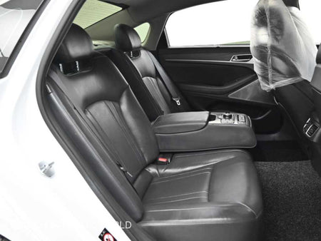 Hyundai Genesis — photo 12