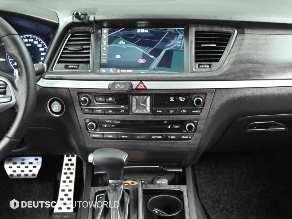 Hyundai Genesis — photo 14