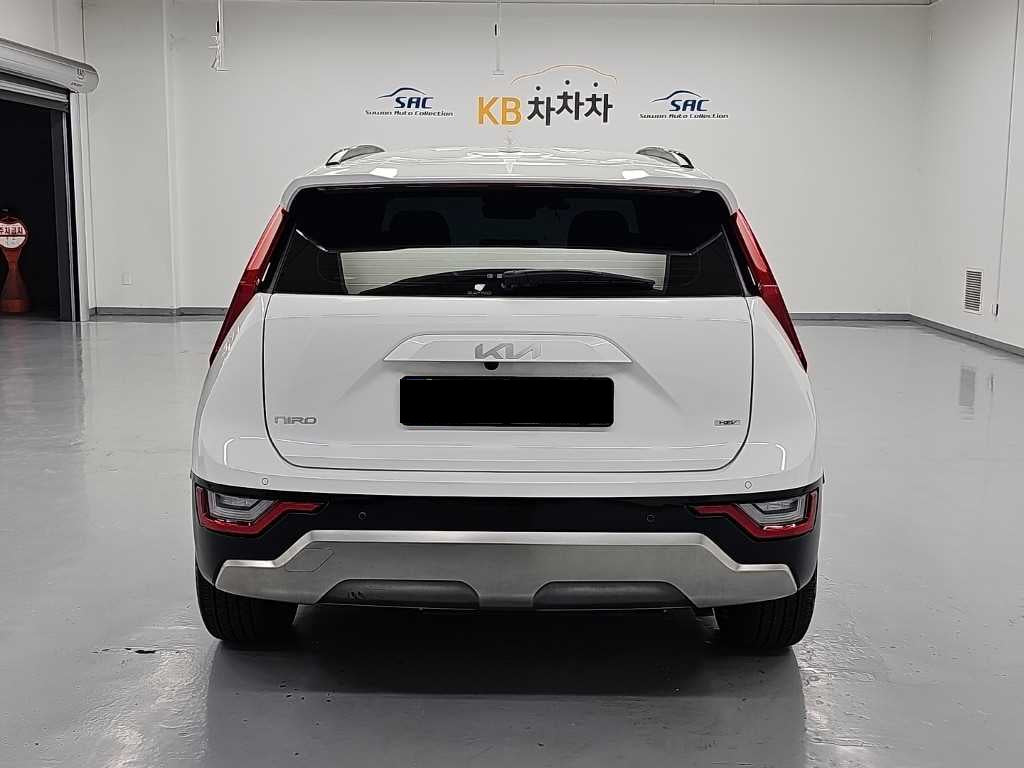 Kia Niro — photo 03