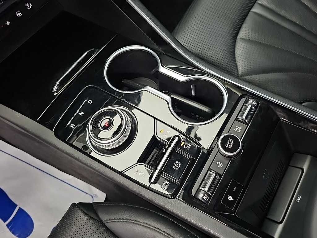 Kia K5 — photo 08