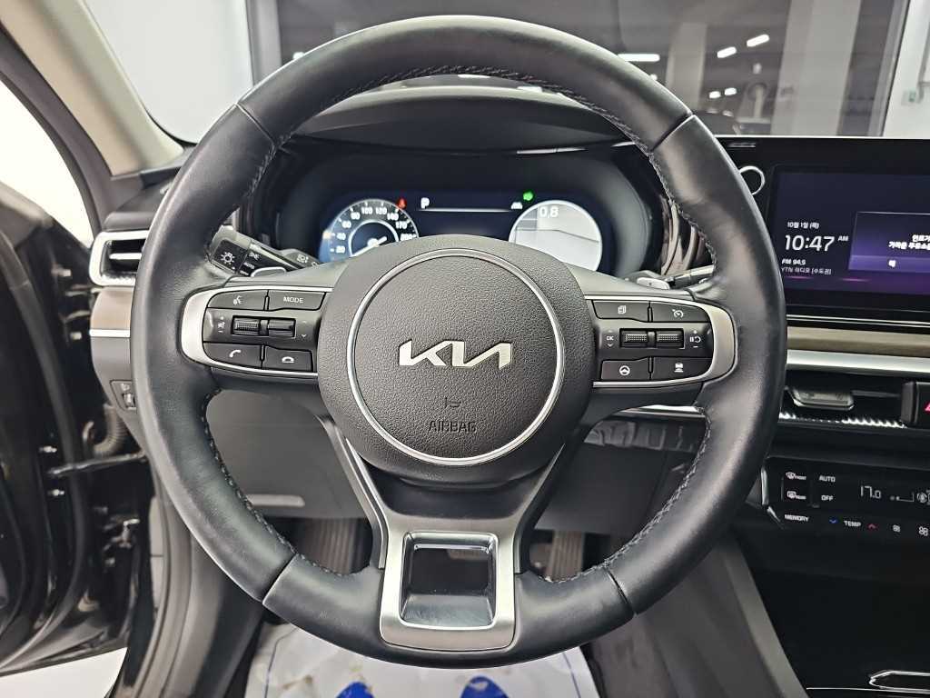Kia K5 — photo 09