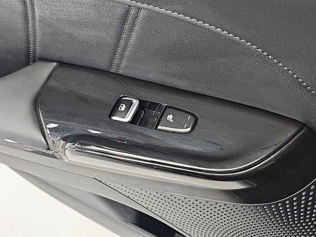 Kia K5 — photo 14