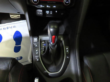 Hyundai Veloster — photo 12