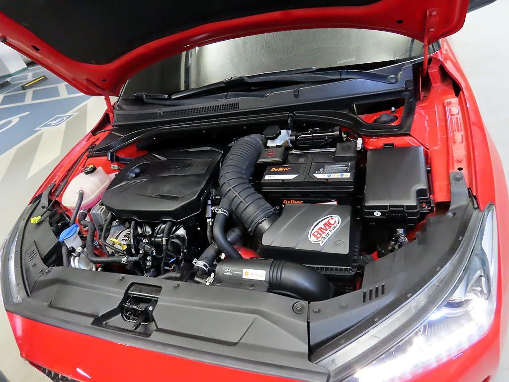 Hyundai Veloster — photo 19