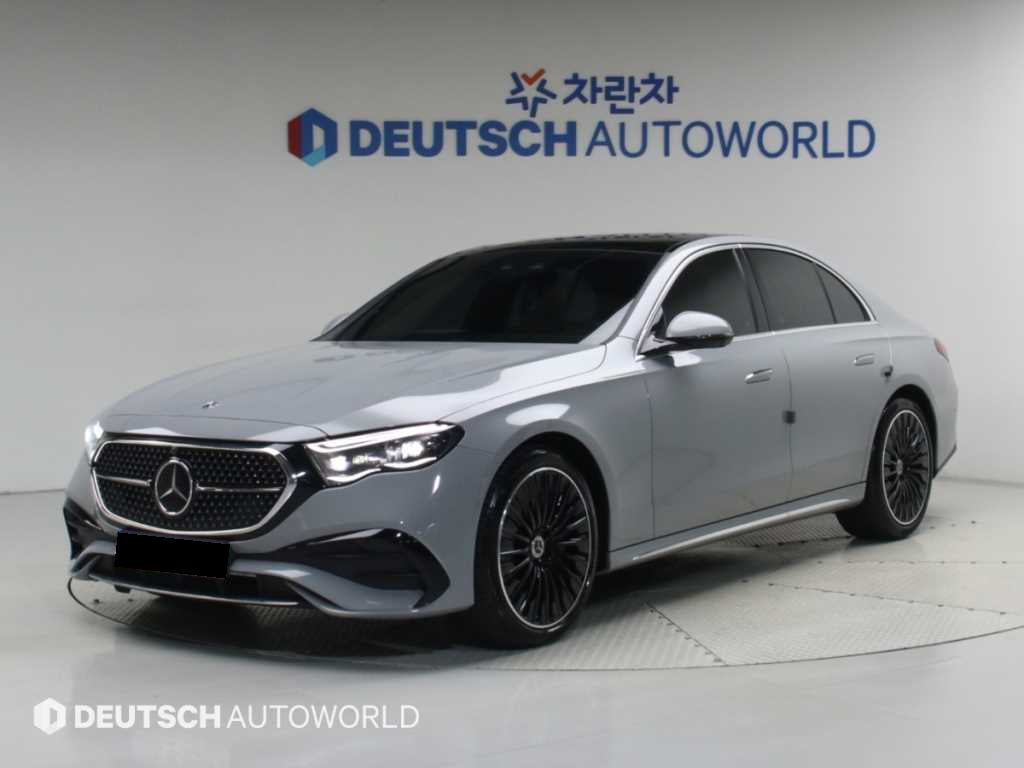 Mercedes-Benz E-Class — photo 01