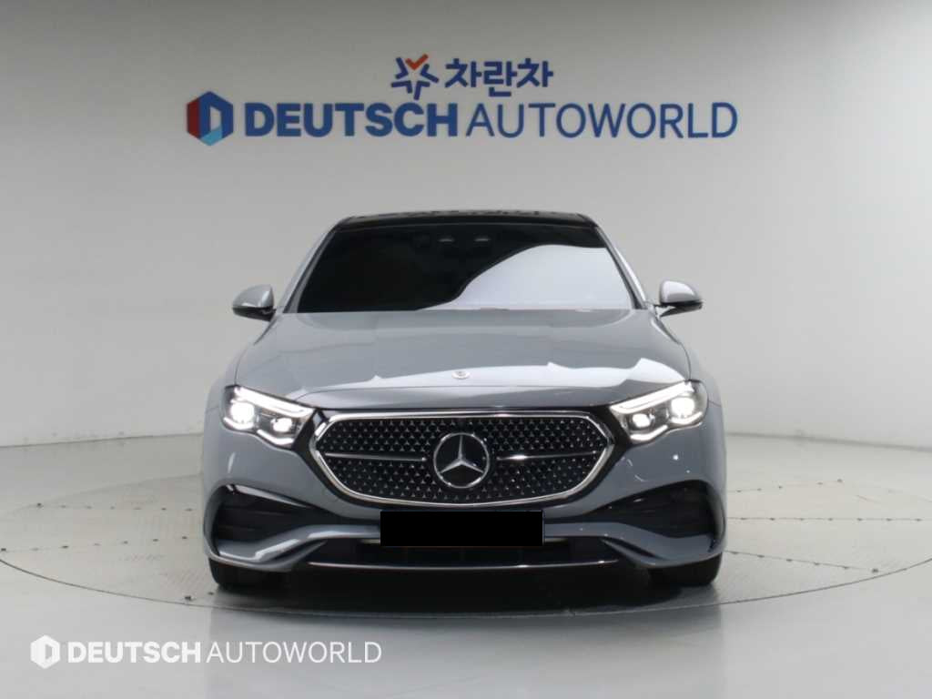 Mercedes-Benz E-Class — photo 03