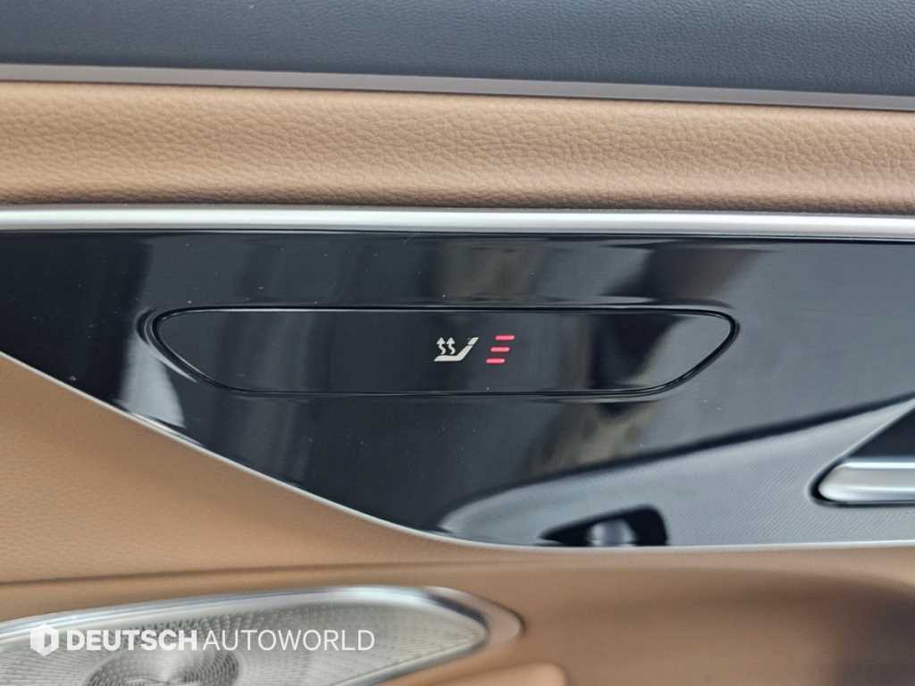 Mercedes-Benz E-Class — photo 16