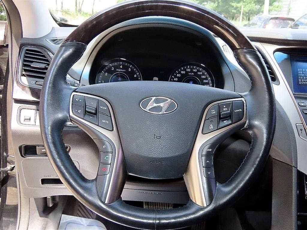 Hyundai Grandeur — photo 08