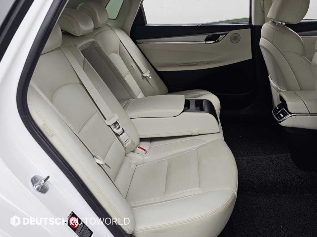 Hyundai Grandeur — photo 12