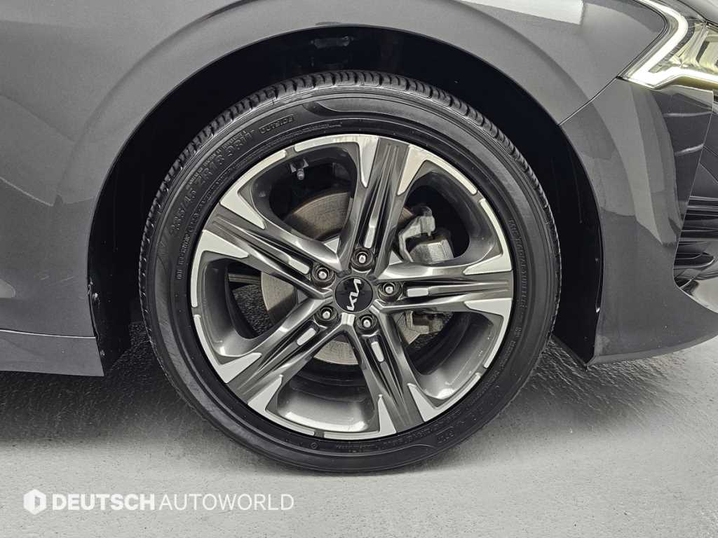 Kia K5 — photo 05