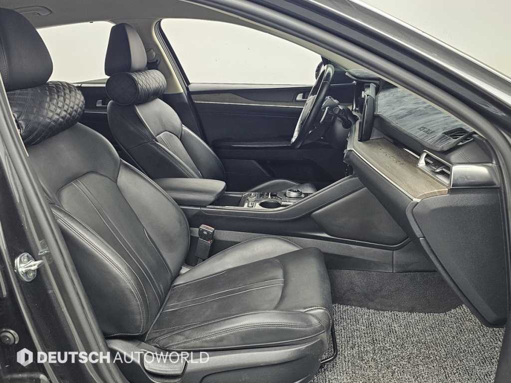 Kia K5 — photo 10