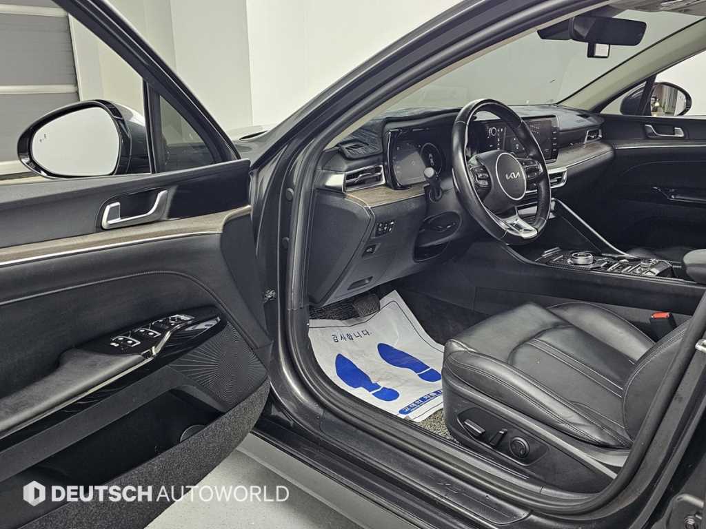 Kia K5 — photo 11