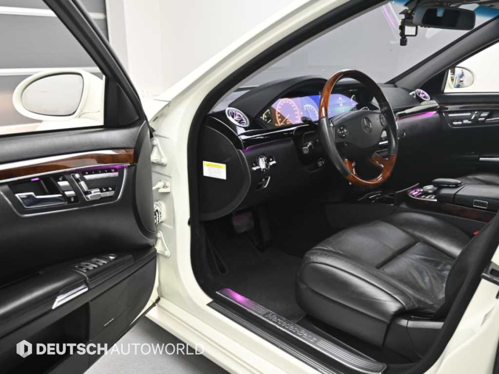Mercedes-Benz S-Class — photo 11