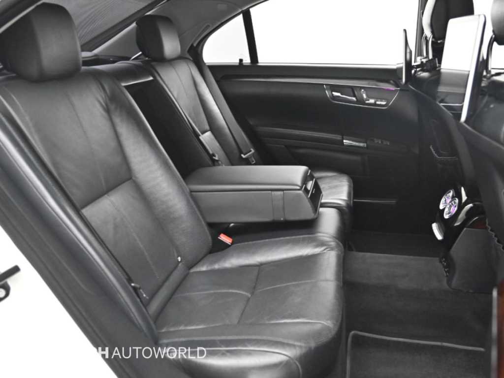 Mercedes-Benz S-Class — photo 12