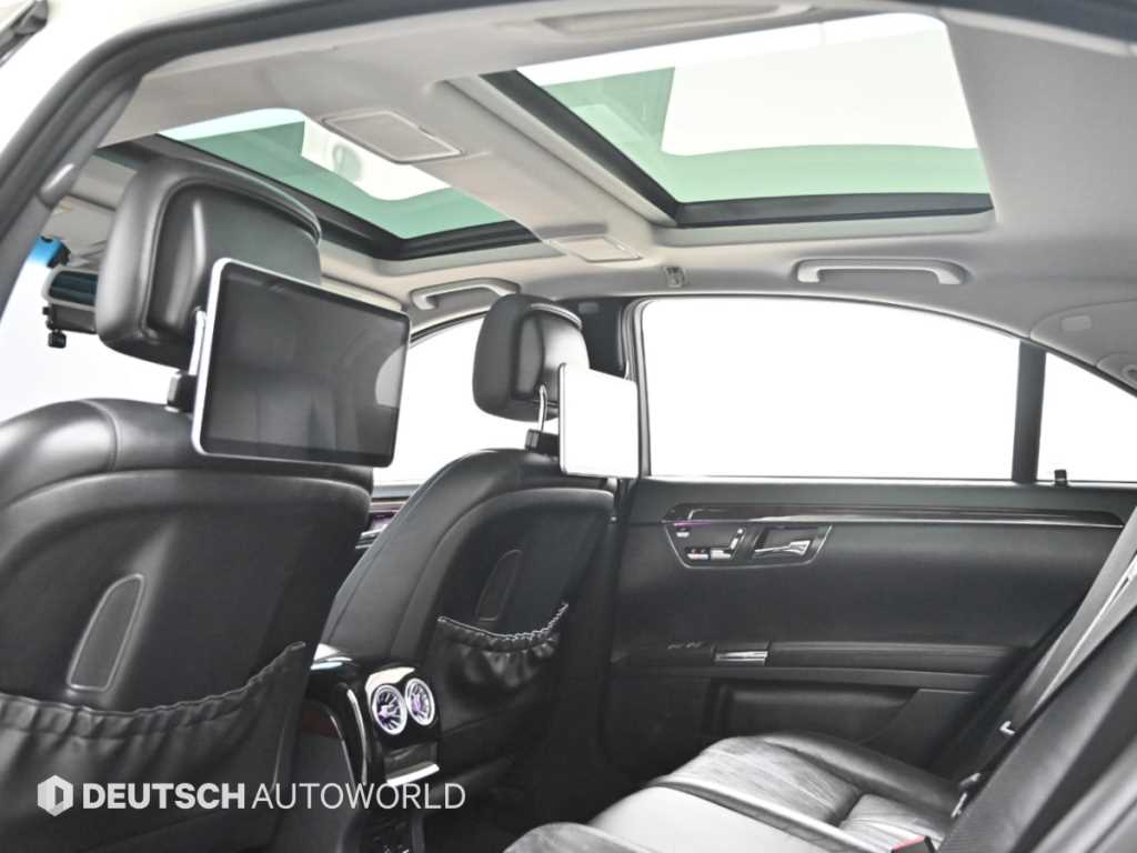 Mercedes-Benz S-Class — photo 18