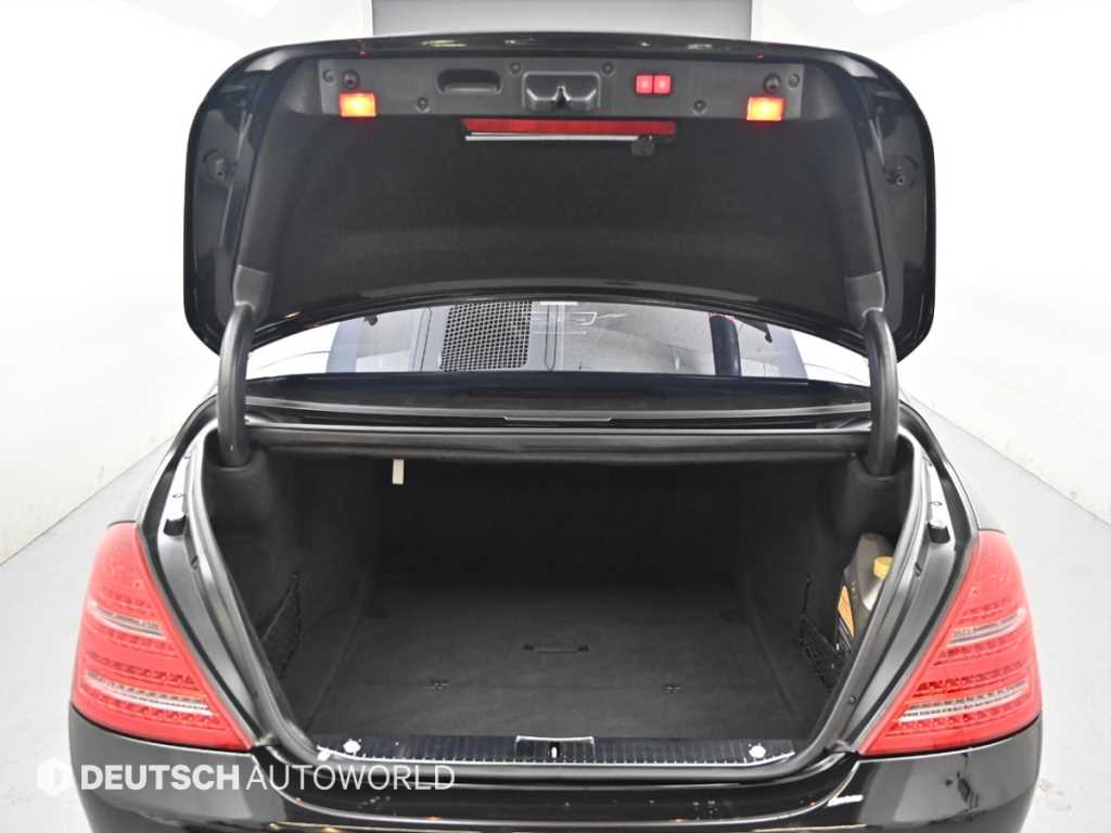 Mercedes-Benz S-Class — photo 20