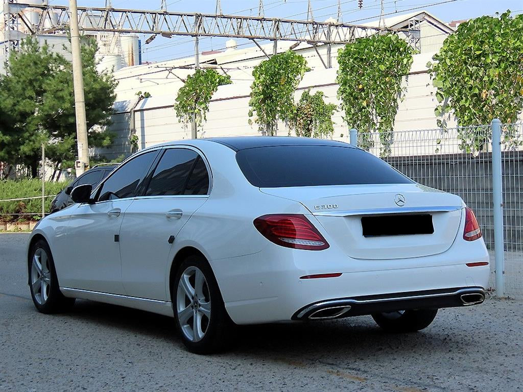 Mercedes-Benz E-Class — photo 03