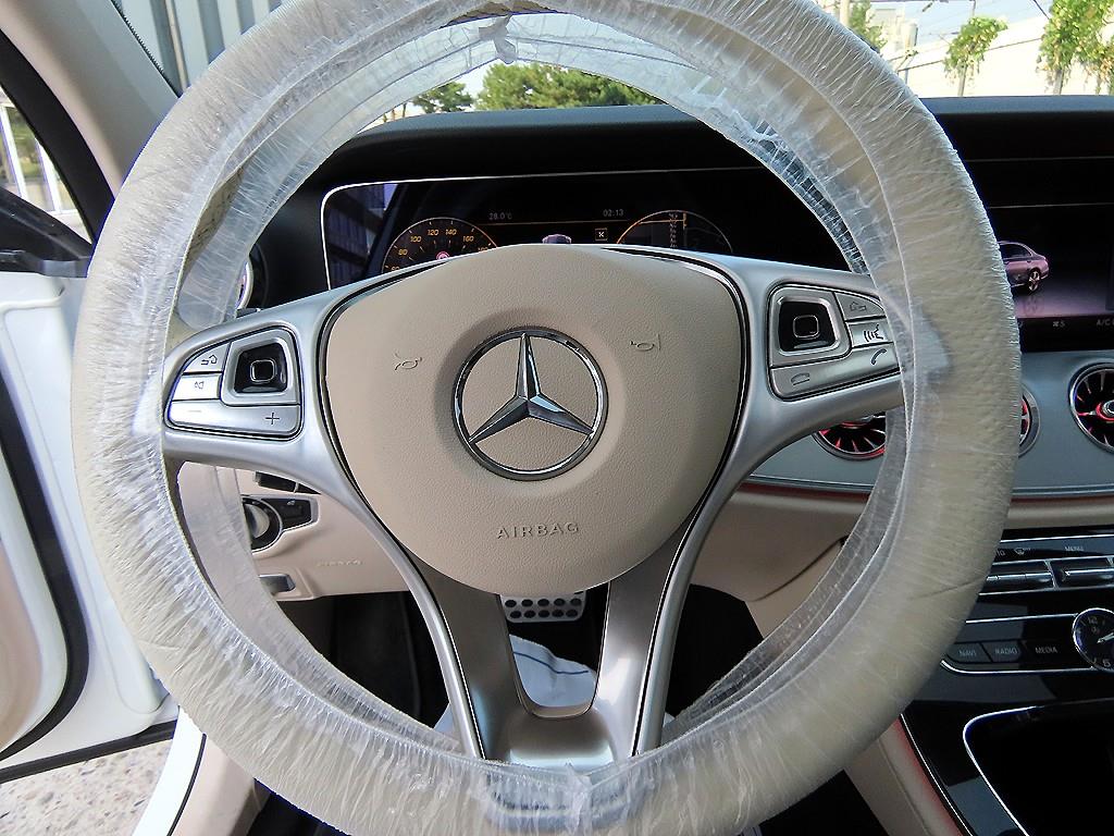 Mercedes-Benz E-Class — photo 08
