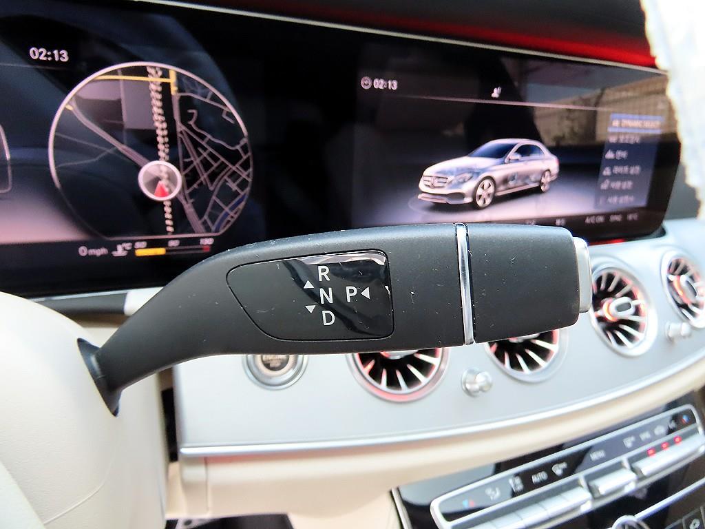 Mercedes-Benz E-Class — photo 10