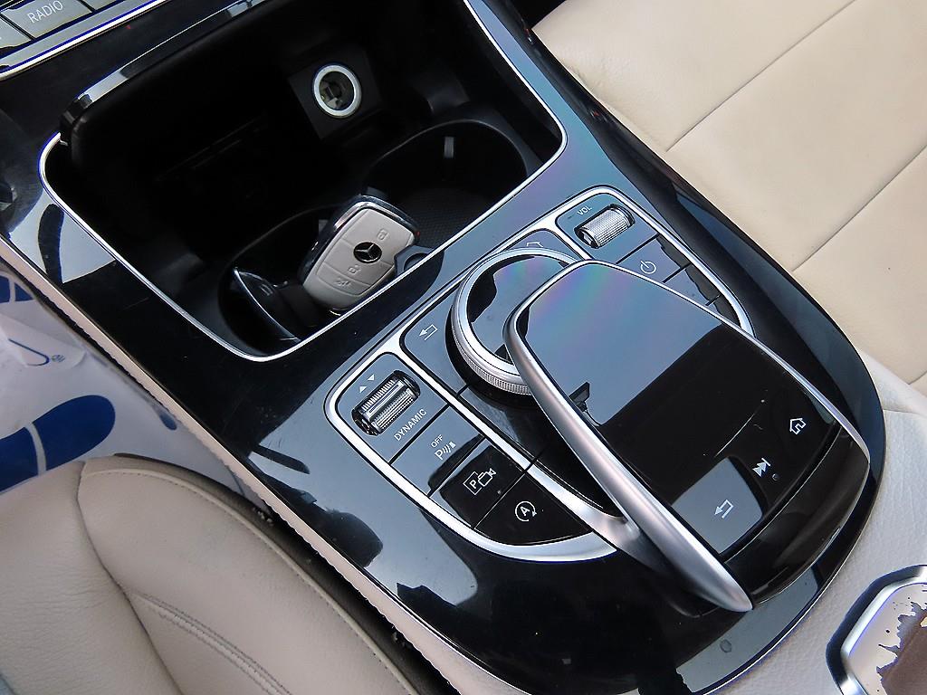 Mercedes-Benz E-Class — photo 13